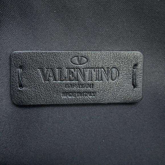 🔥 New with box! Valentino Garavani Heart Studded Clutch - Picture 11 of 12